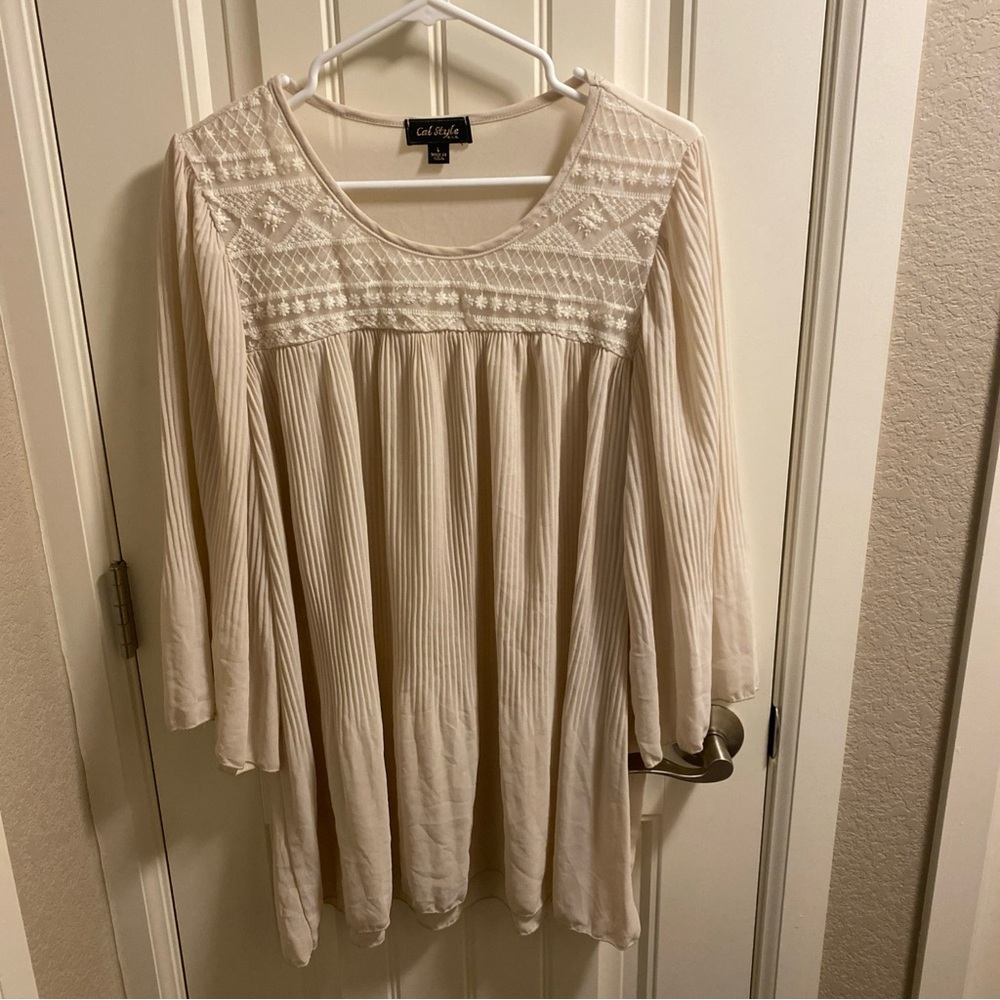 Cal Style USA L blouse tan cream Lace front panel top shirt L LG Large BOHO